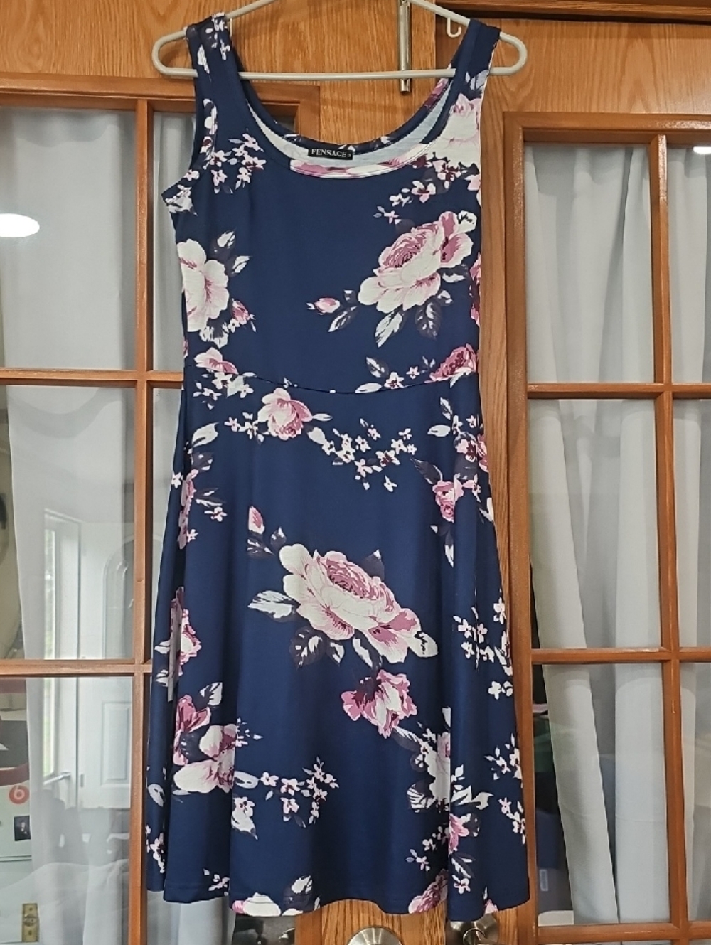 Womens Floral Sleeveless Summer Dress. Small